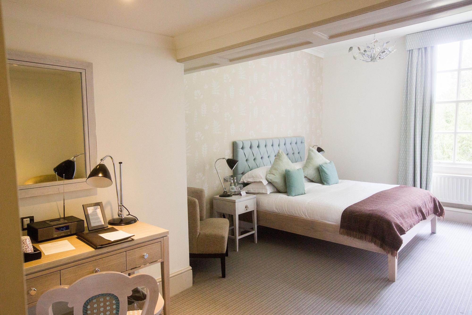 Stoke Place- Part Of The Cairn Collection Hotel