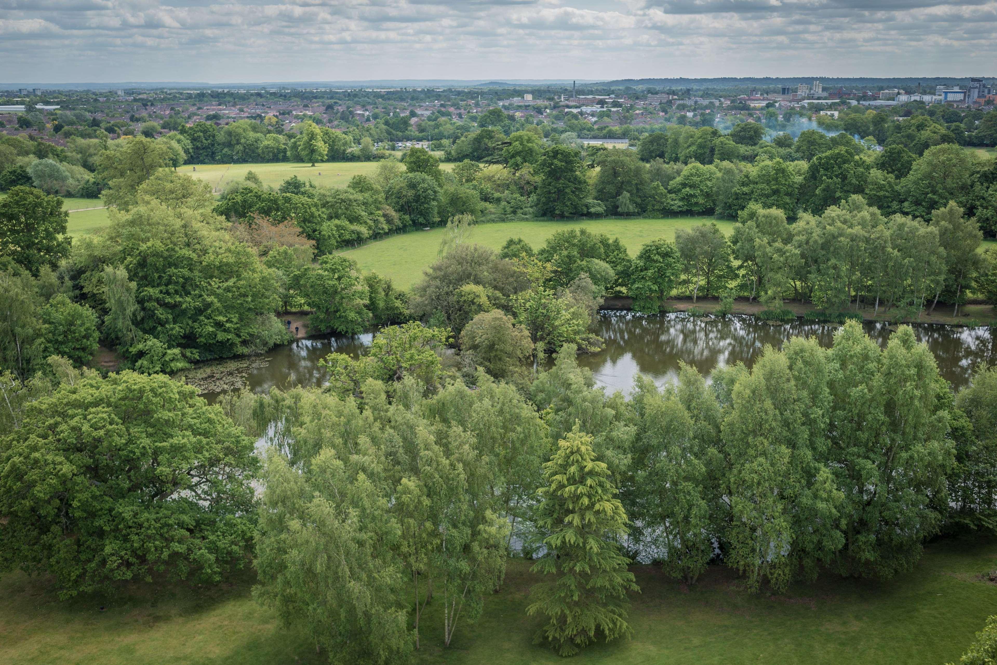 Stoke Place- Part Of The Cairn Collection 4* Slough